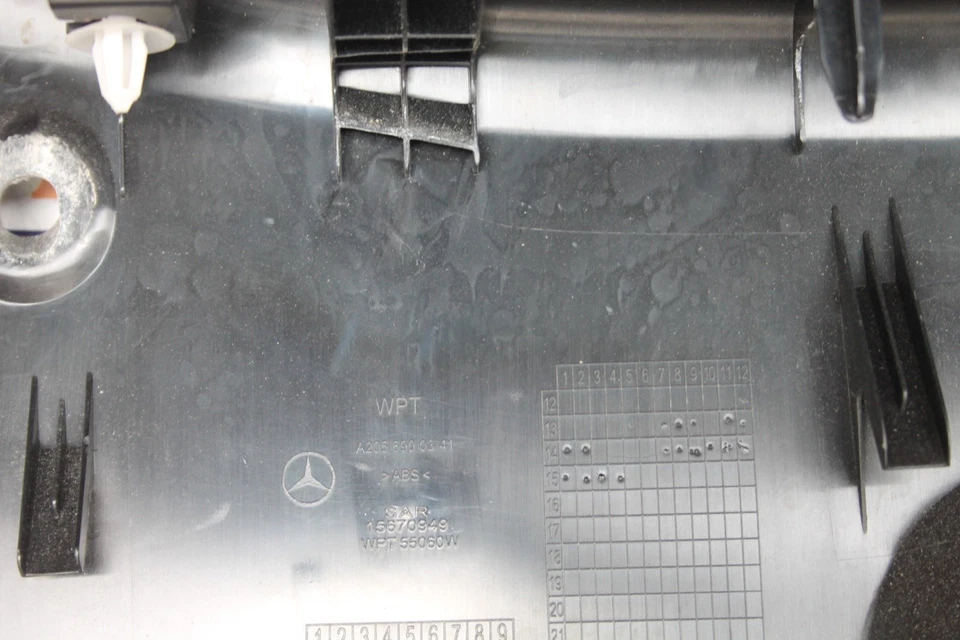 MERCEDES-BENZ C220 W205 TAPA MALETERO PESTILLO CUBIERTA PANEL A2056900341 OEM 2014 - 2021 Foto 4 de 4