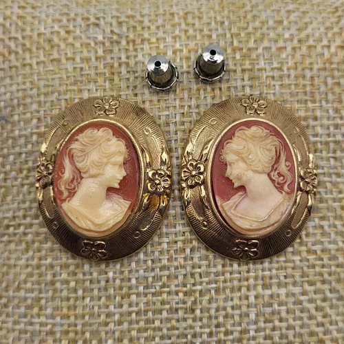 Vintage Elegance Cameo Pierced stud earrings bride Estate Costume Jewelry