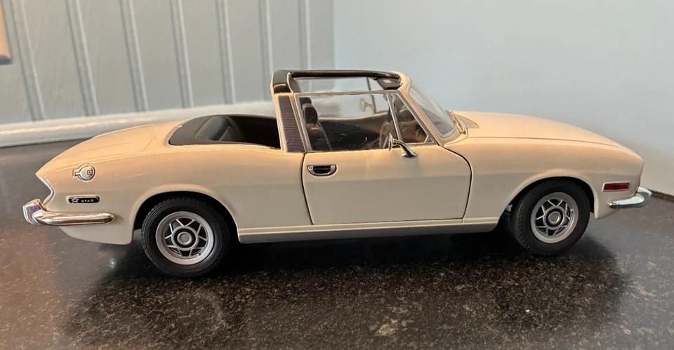 Jadi 1:18 Scale - JM-98111 White Triumph Stag Open Convertible  - No Box - Image 4 of 4