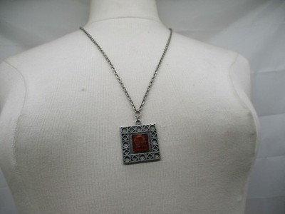 Tyr Sweden - Vintage Damen Halskette & Anhänger  Quadrat mit Stein orange  (K3a)