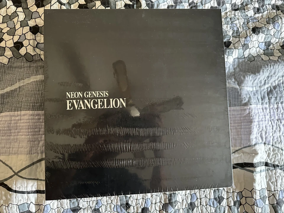 Neon Genesis Evangelion Ultimate Edition Box Set (9 Blu-Ray, 7 DVD) - Immagine 2 di 3