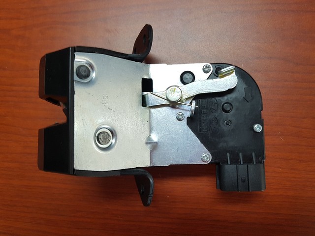 Rear TailGate Latch Assy Trunk Lock Actuator Motor For 13~2017 Hyundai