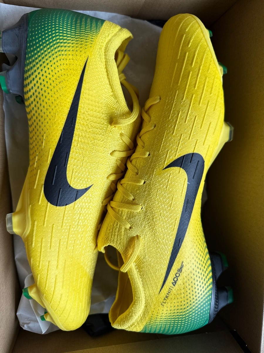 Nike Mercurial サッカーシューズ イエロー/ブラック26.5 Nike Phantom サッカーシューズ 26.5cm ブラック/イエロー