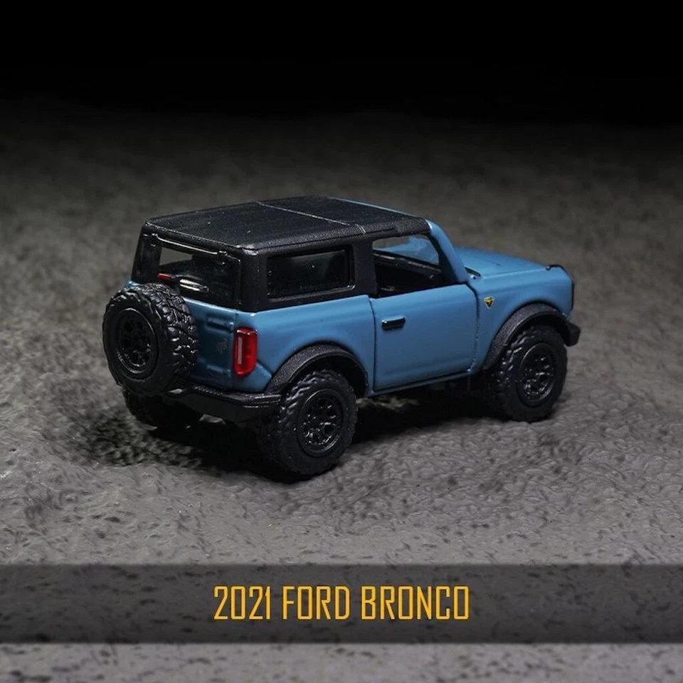 Литая модель автомобиля из сплава 1:64 Ford Bronco — синий внедорожник коллекционное издание - Изображение 4 из 4