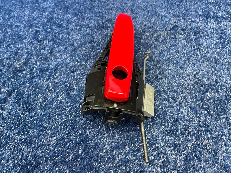 Manija de puerta exterior delantera izquierda Buick Cascada 2016-2019 OEM roja Foto 3 de 4