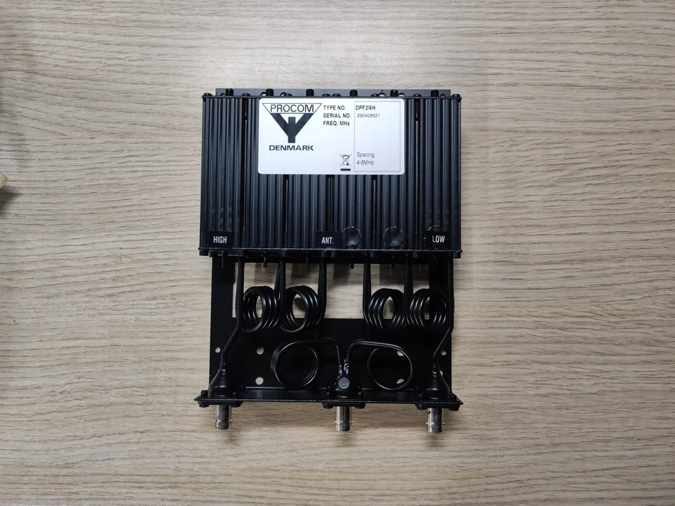Duplexer Procom DPF2/6H UHF 6 celle 4-6MHz BNC - Immagine 2 di 4