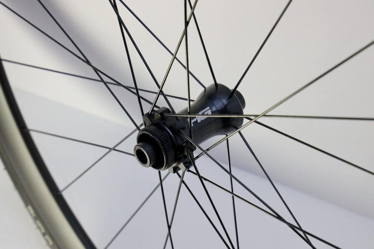 Cannondale HollowGram 35 Carbon Disc Brake Tubeless Wheelset 1592g