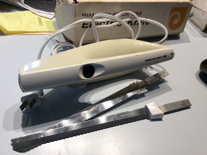 Hamilton Beach 275 AL Almond Electric Knife in original box