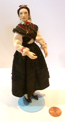 MARIA JOSE SANTOS DOLLHOUSE MINIATURE LADY DOLL BY Carabosse Dolls  LYNDA BAUER