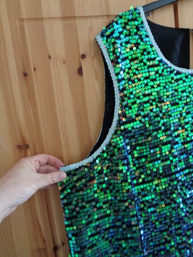ASOS GREEN SEQUINS SHIFT DRESS Fully Lined Keyhole Back 26 - Picture 5 of 18