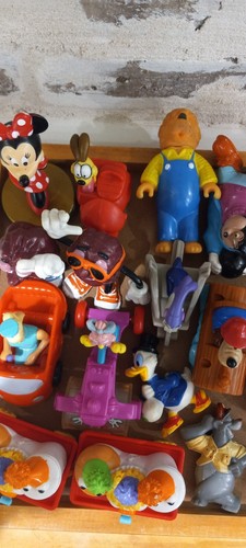Large Lot of 42 1990's Vintage McDonalds Wendys Burger King etc Happy Meal Toys - Picture 7 of 11