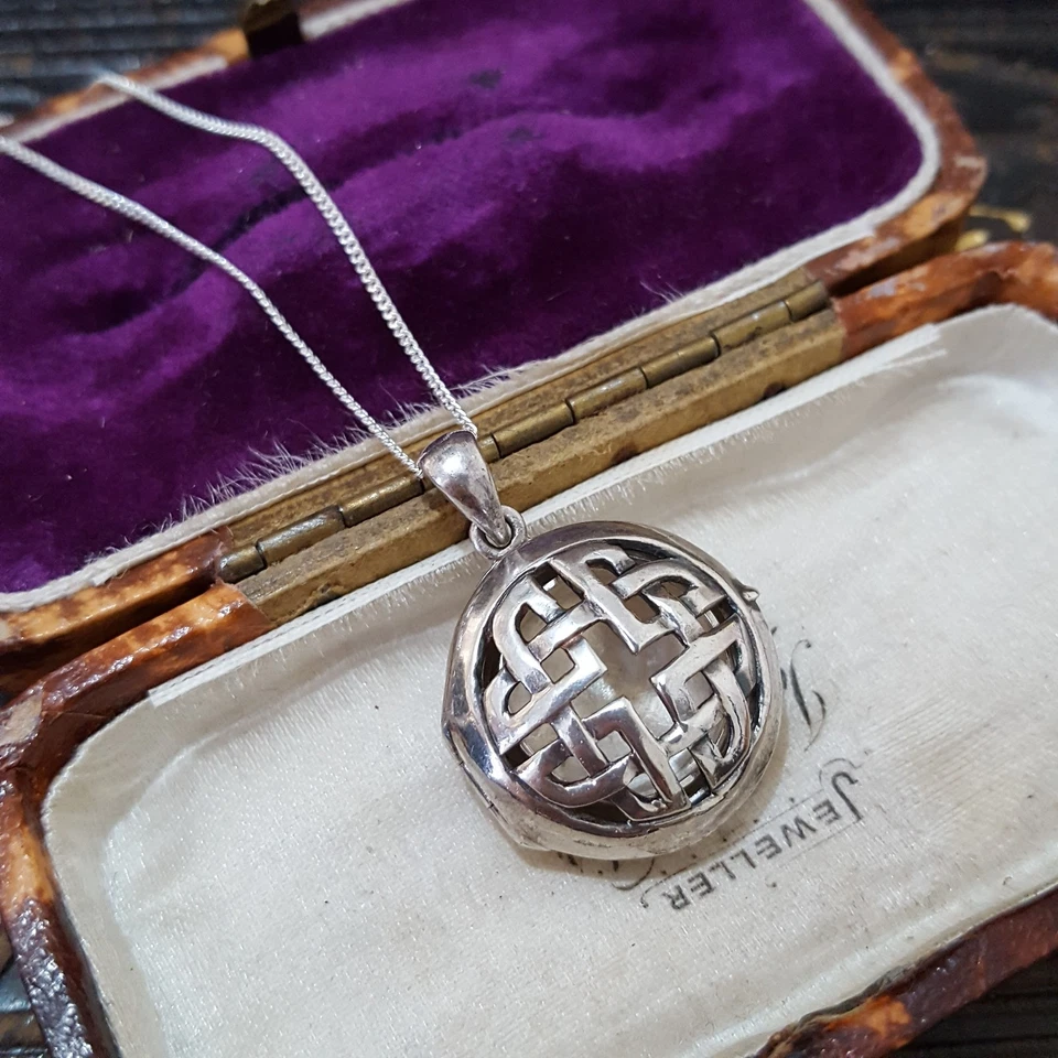 Collar vintage de plata de ley 925, medallón celta vintage, cadena de plata de 18"  Foto 3 de 4