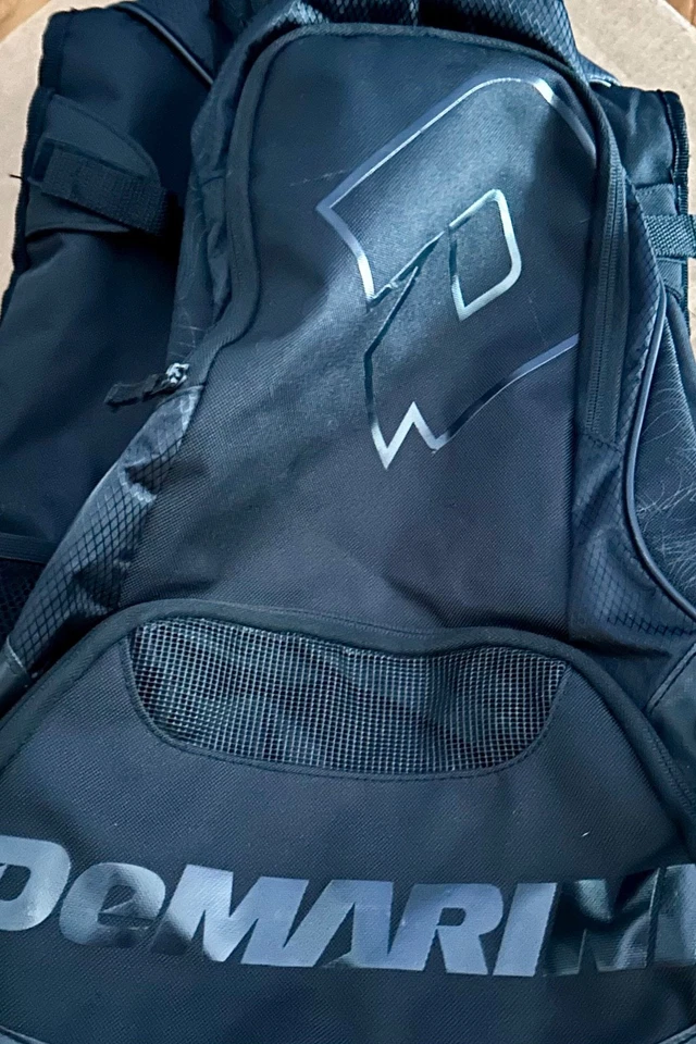 DeMarini sku -WTD9402BL 背包 2 球棒架/穗隔层 — 第 3/4 张图片