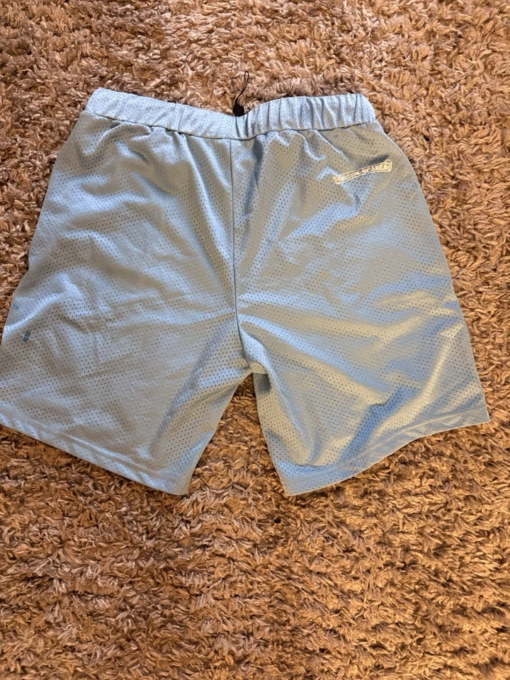 Pantalones cortos de baloncesto azul cromo corazones talla Md Foto 4 de 4