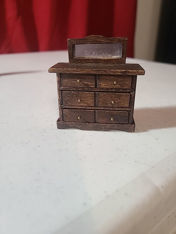 Concord Miniatures Dollhouse  1:12 Scale 3 Drawer Dresser With Mirror
