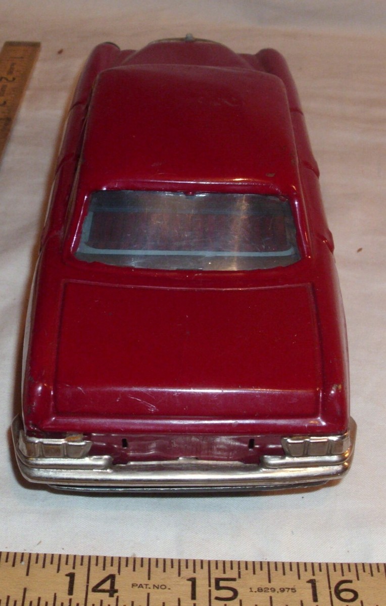 BANDAI MERCEDES BENZ 250 SEDAN CAR TIN FRICTION TOY JAPAN IN RED
