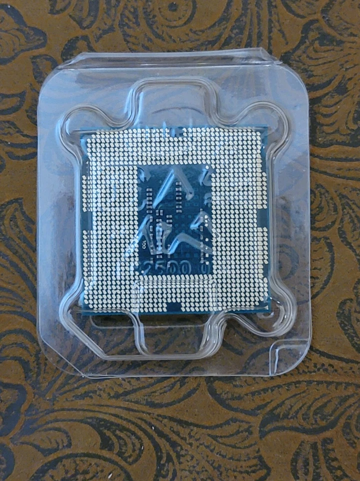4ta generación Intel Pentium G3240 CPU 3,1 GHz 3 MB LGA-1150 Haswell SR1RL SR1K6 ↺ Foto 3 de 3