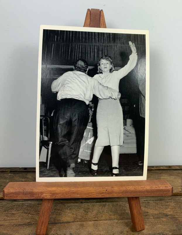 Vintage Weegee 1943 photograph reprint 1981 postcard 4x6" Yiddish Rehearsal NY
