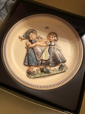 MJ HUMMEL 2ND ANNIVERSARY PLATE-1980 ?SPRING DANCE? Girls Bas Relief