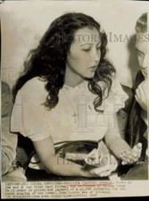 1947 Press Photo Patricia Schmidt shown in Havana, Cuba court. - hpw33637