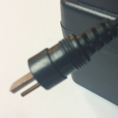 Fuente de alimentación EHX Electro Harmonix 12 AC voltios 1000 mA - Enchufe de 3 pines Reino Unido -MKA-121000 - Imagen 1 de 4