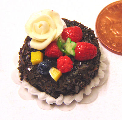 SCALA 1:12 torta rotonda con glassa al cioccolato Casa delle Bambole Accessorio in miniatura NC30