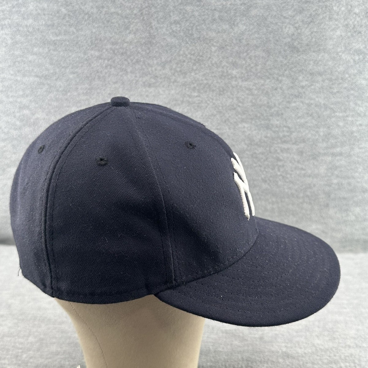 NEW ERA 59Fifty New York Yankees Navy Fitted Base 7 1/2 Hat (Q1