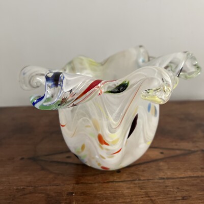 Italienische Glasschale - gefalteter Rand - mehrfarbig - Original Etikett - 11 cm H