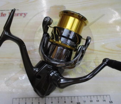 Shimano 20 TWIN POWER 3000MHG Spinning Reel 5.7 Gear Used From