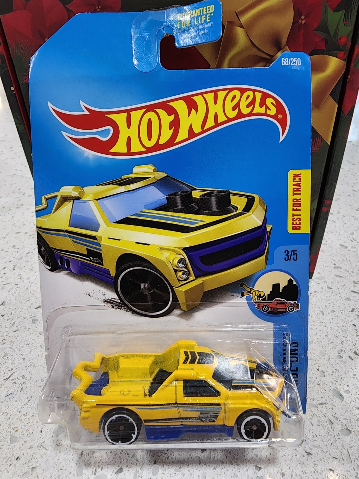 2016 Hot Wheels HW RIDE-ONS 3/5 Fig Rig 68/250 (Yellow Version)