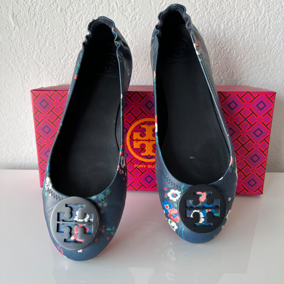 TORY BURCH Minnie Travel Ballet flat with logo Sz 8.5 floral Navy