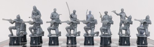 Star Wars Force of Awakening Chess Set 2014 Hasbro Games - Picture 5 of 9