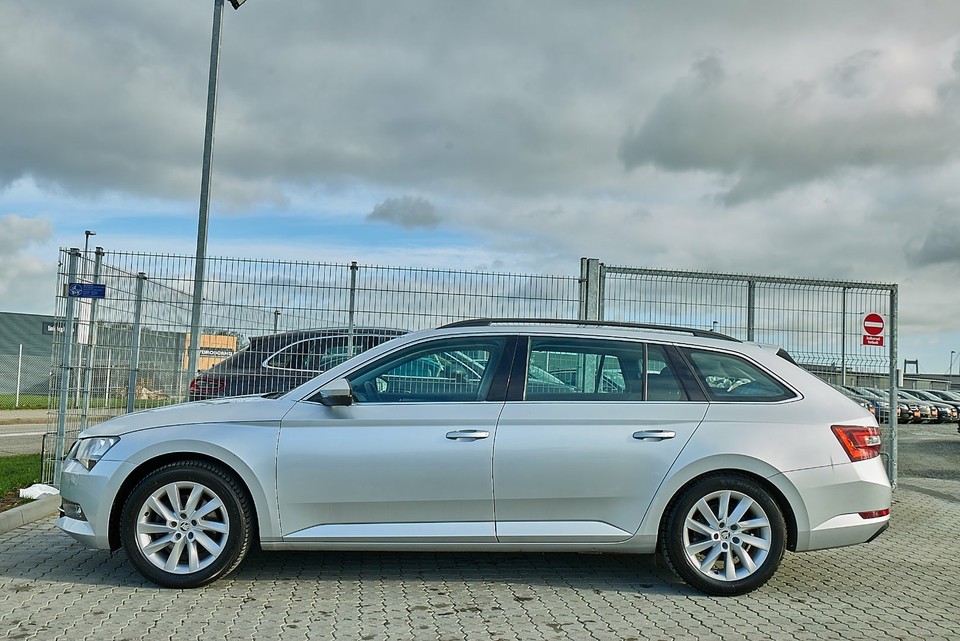 Skoda superb ambition