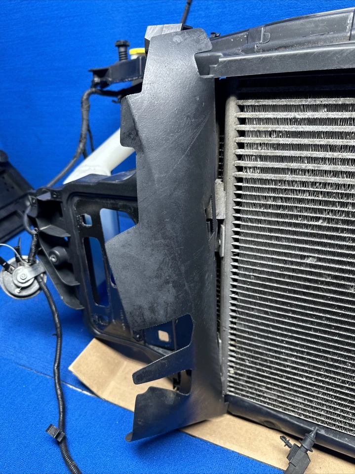 Dodge Avenger SE 2013 2,4 L motor refrigeración radiador ventilador soporte lavadora tanque fabricante de equipos originales* Foto 4 de 4