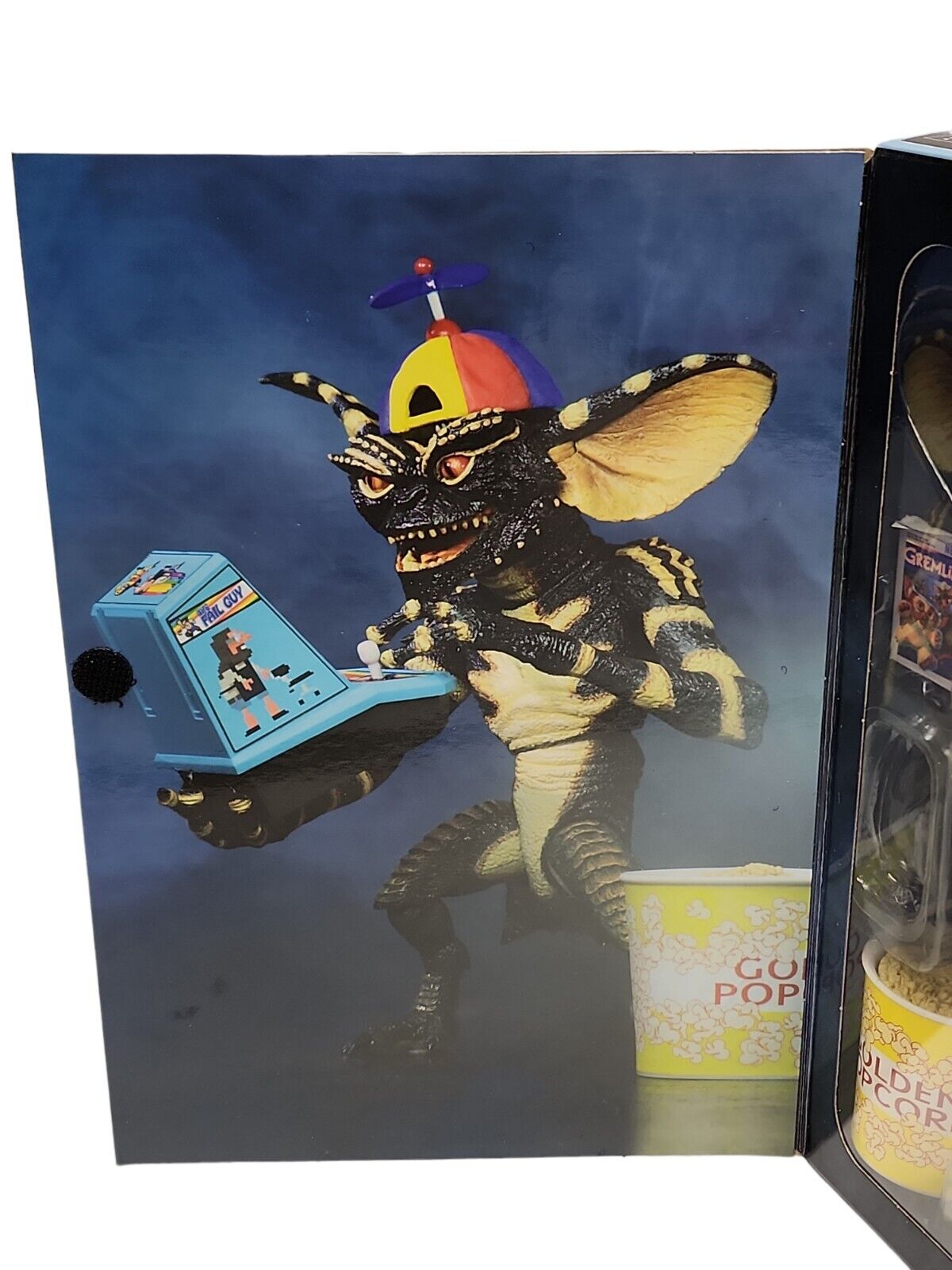 GAMER GREMLIN FIGURINE ULTIMATE GREMLINS NECA 15 CM - Kingdom Figurine