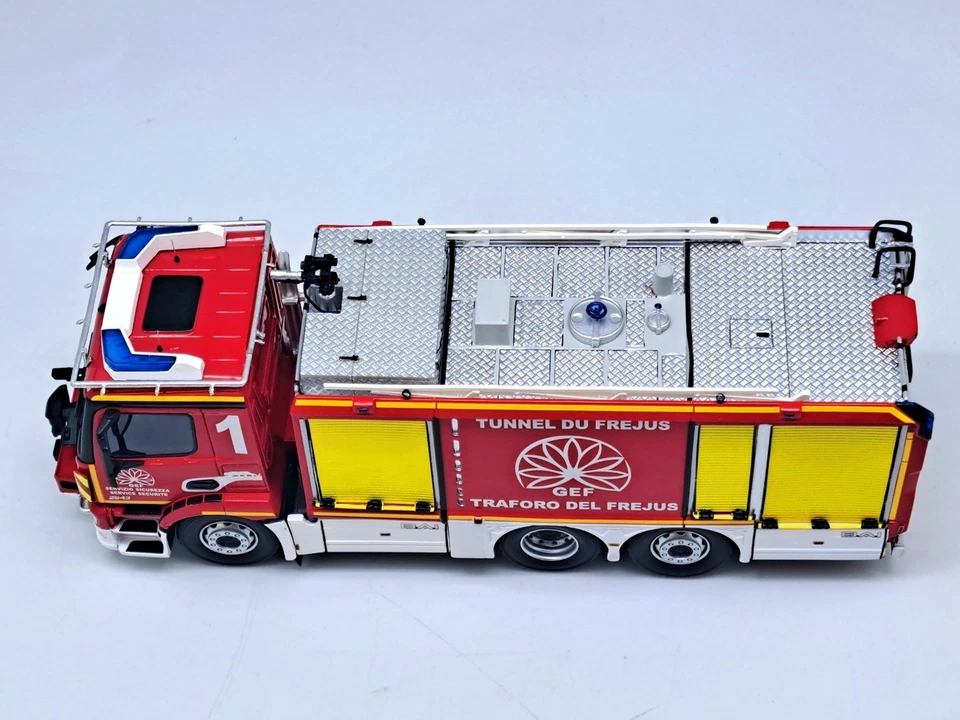 ALERTE - Camion de pompiers limité à 300 pièces - MERCEDES Antos BAI - Tunnel... - Photo 3/4