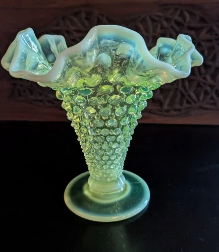 VTG FENTON TOPAZ OPALESCENT URANIUM HOBNAIL VASELINE GLASS VASE 5 3/4" RUFFLED