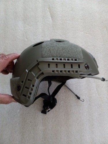 Airsoft Helmet Non-ballistic Green Unbranded Pre-owned Please Read Description  - Bild 6 von 12