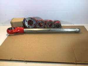 Refurbished Ridgid 00-R Pipe Threader & 4 Die Heads- 3/8",  1/2",  3/4",  1" 