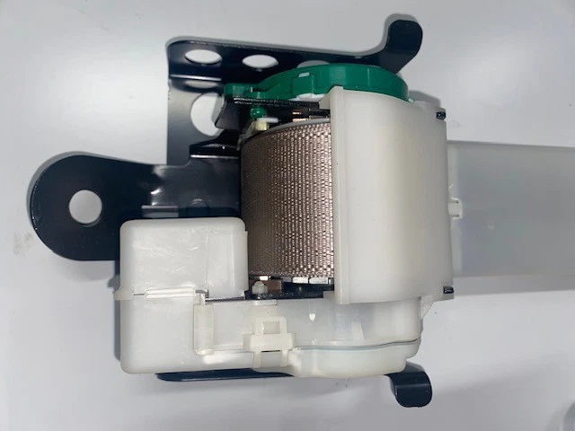 2001 - 2002 年正品通用乘客皮带和回扣器,全新原始设备制造商零件,P/N 88979077 — 第 3/4 张图片