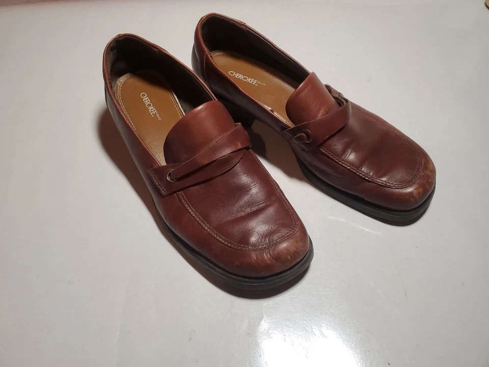 Mocasín Cherokee para mujer (talla 9,5) de cuero con suela plana de goma sin cordones Foto 2 de 4