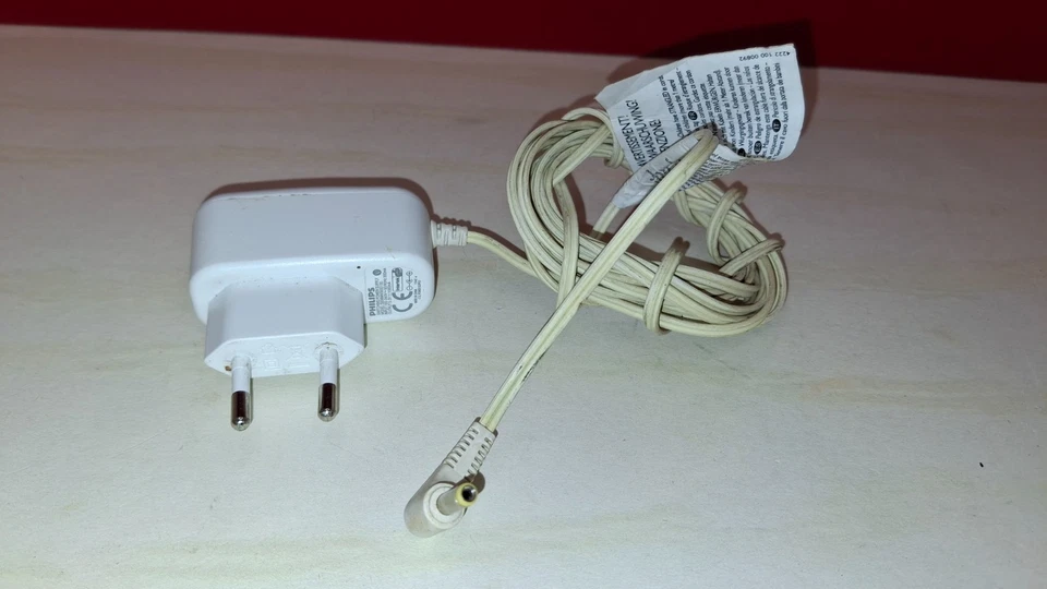 Chargeur PHILIPS modèle S006MV0500100 - 5.00V - Photo 1/2