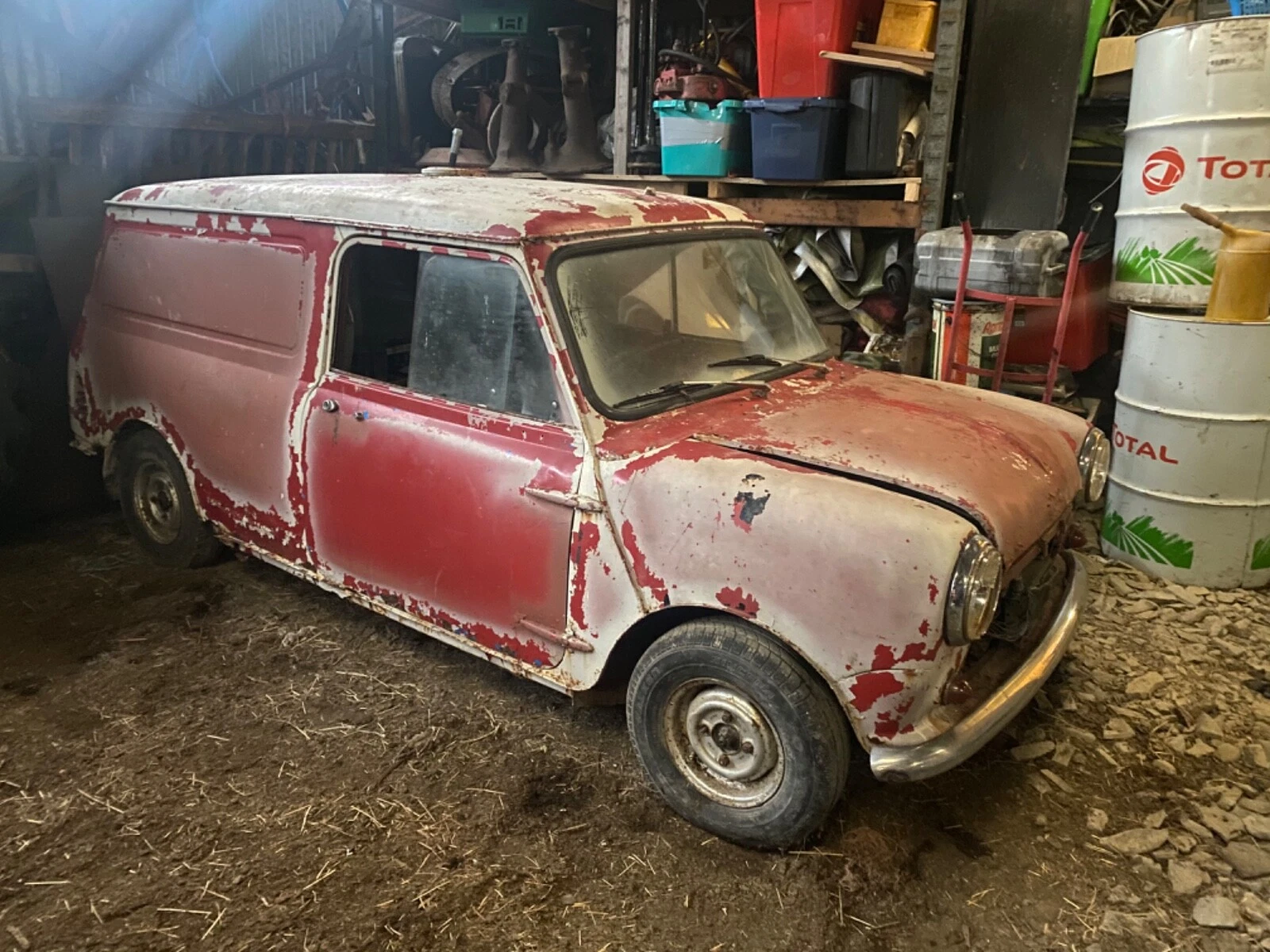 1961 SMOOTH ROOF MAGIC WAND MORRIS MINI VAN 850cc - Picture 1 of 24