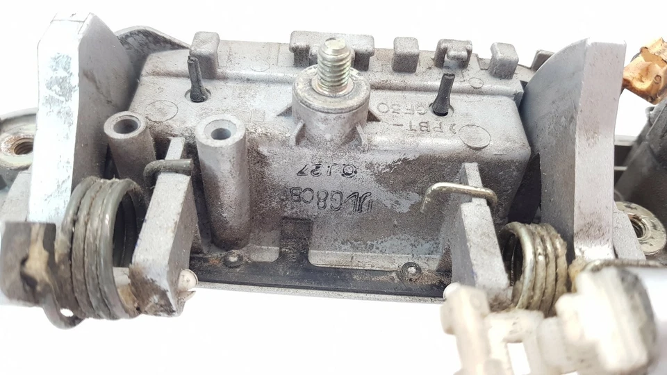 MAZDA 323 F 2002 LHD 前门外置手柄银色 — 第 3/4 张图片