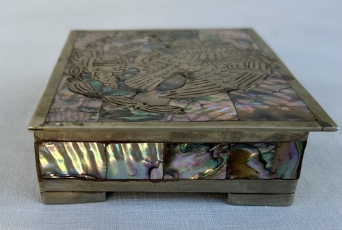 Vtg. Wood Lined MOP Abalone Shell Cigarette, Trinket Box W/Inlay Mexican Eagle - Picture 6 of 11