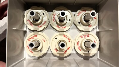 Vintage Zubehörbox mit Zierstichschablonen  für Singer 690 bis 758 Nähmaschine