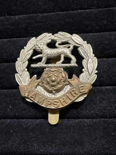 Hampshire Regiment WW2 Bi-metal Military Cap Badge Slider 00