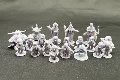 Set of 20 Rankin Bass  The Hobbit  The Return Of The King Mini Figures LOTR RPG