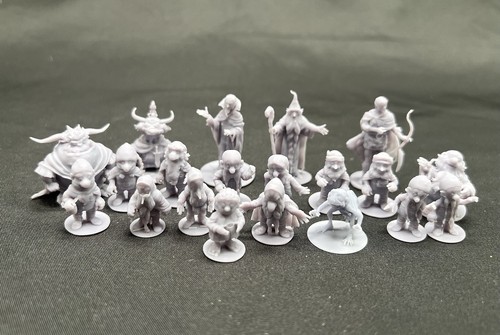 Set of 20 Rankin Bass “The Hobbit” The Return Of The King Mini Figures LOTR RPG