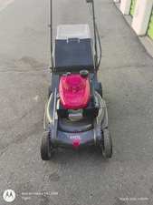 Honda HRX217HYA Lawn Mower with Hydrostatic Self Propel & Blade Stop System